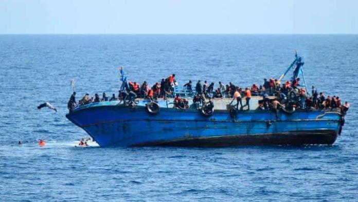 15 muertos: Naufraga barco con migrantes frente a costas de Libia