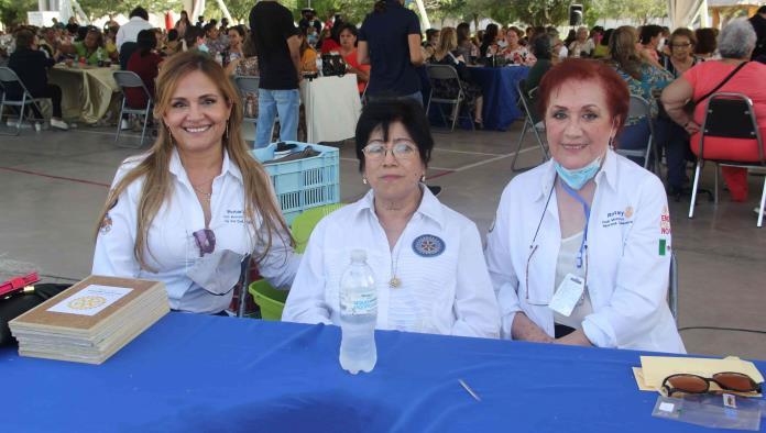 Realizan Rotarios bingo para ayudar a cirugías