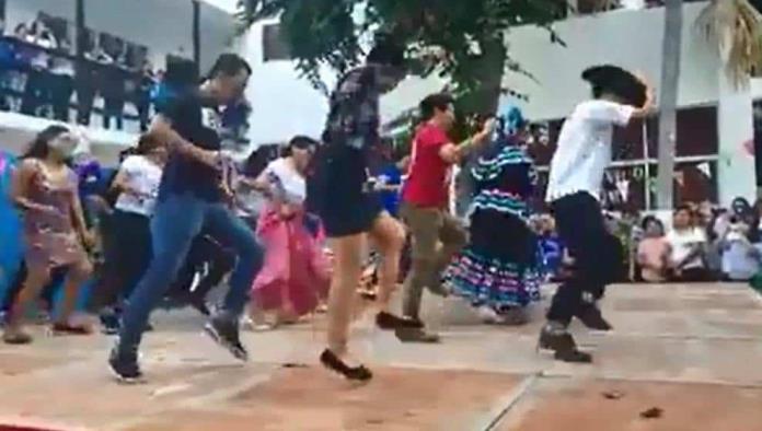 Racismo: Mexicanos reciben insultos por bailar ‘Payaso de Rodeo’