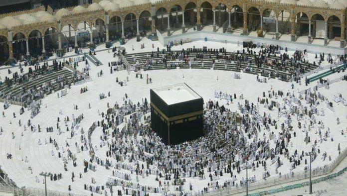 Mezquita de La Meca reabre al 100% de su capacidad sin medidas de distanciamiento