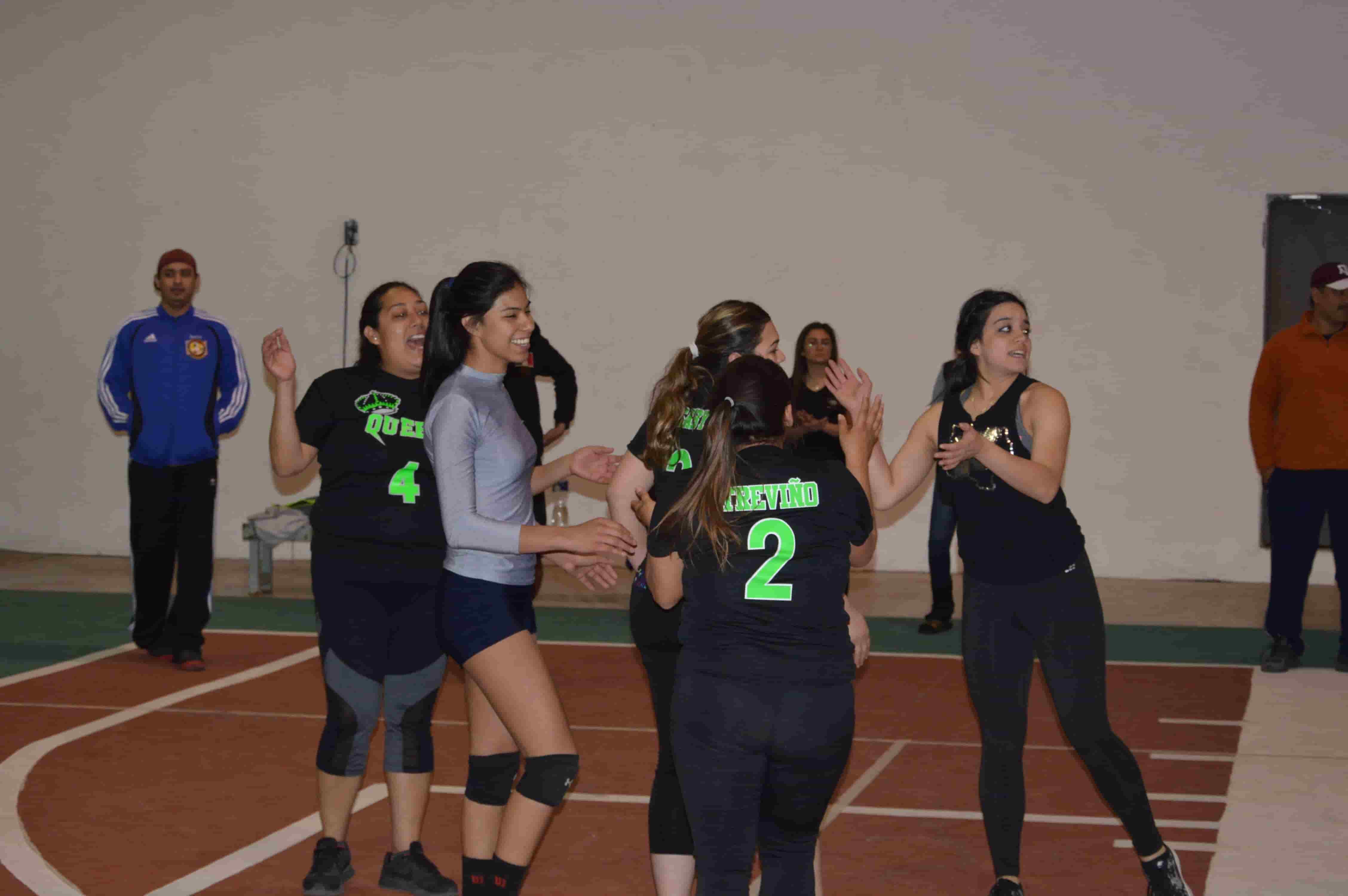 EXCELENTE ARRANQUE  DE TEMPORADA en liga de voleibol municipal