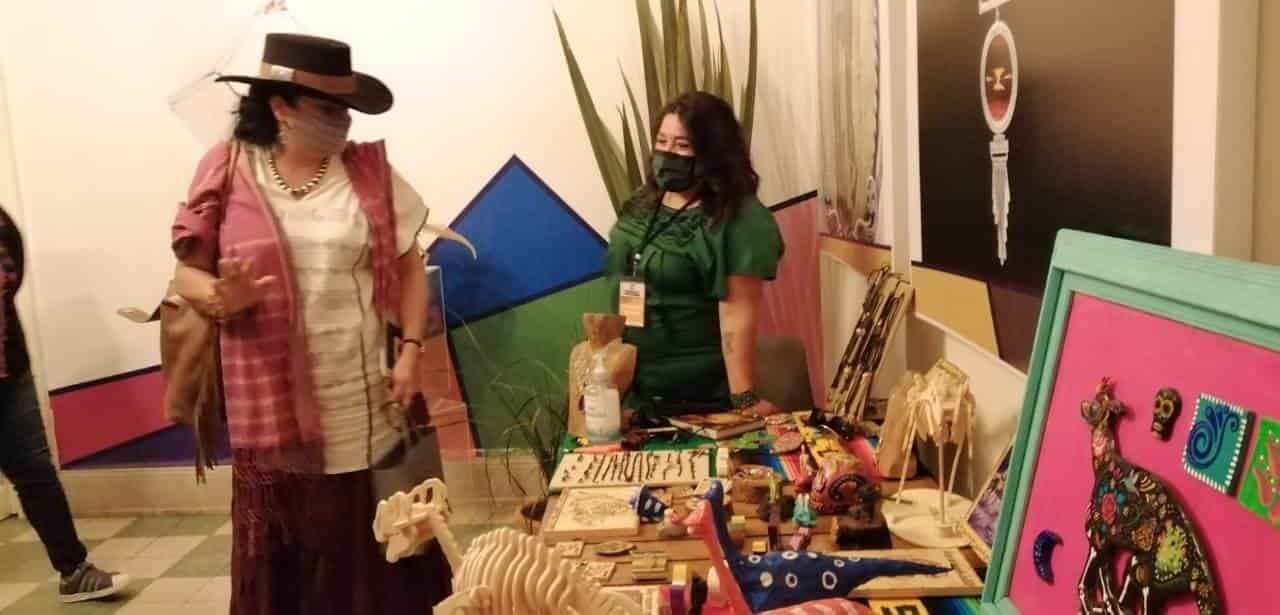 Exhiben artesanías de Coahuila