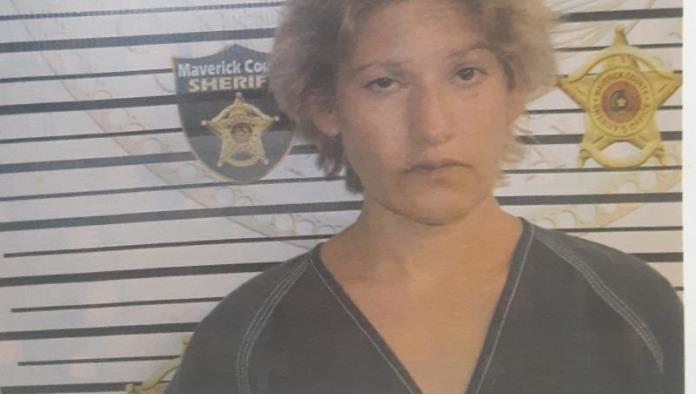 Arrestan a mujer  de Eagle Pass  en posesión de una escopeta modificada