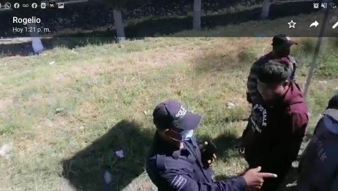Extorsionan policías a albañiles de Rosita
