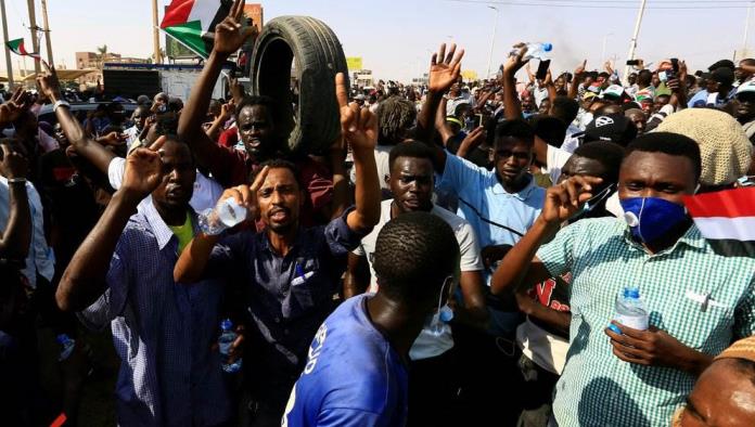 Siguen los enfrentamientos en Sudán tras el golpe de Estado