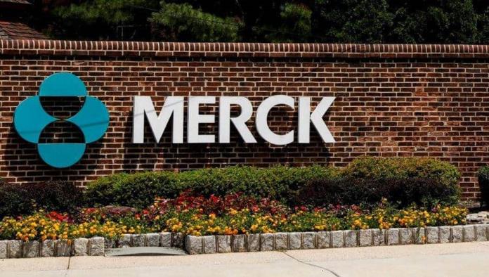 Farmacéutica Merck permitirá fabricación de genéricos de su pastilla contra la Covid-19