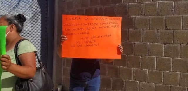 Les “jinetean” el salario   protestan por falta  de pago en aduana