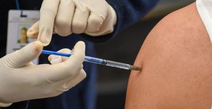 Gana más de 14 millones de pesos solo por vacunarse contra el Covid-19