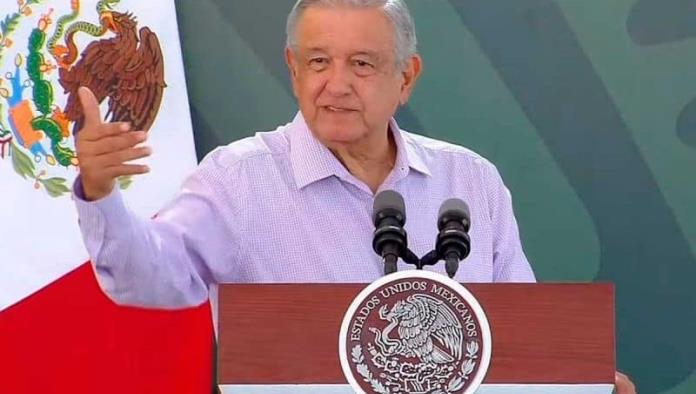 Santiago Nieto es íntegro, pero no toleramos extravagancias: López Obrador