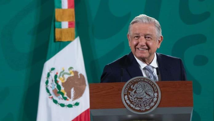 AMLO ofrece ayuda a con nacionales de la tercera edad a volver a México