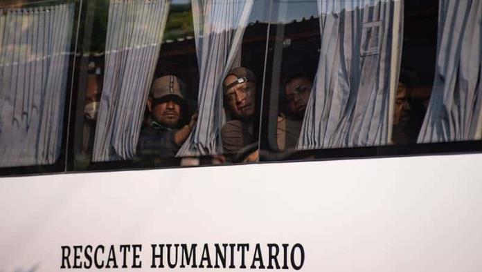Migrantes se entregan por cansancio a autoridades migratorias