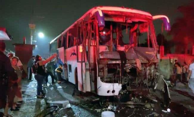 Explotan “cuetes” dentro de un autobús de peregrinos; hay 8 lesionados