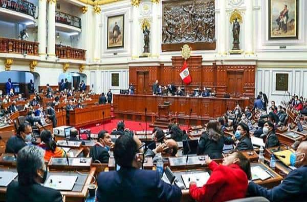 Legisladores de Perú acusan intromisión de México en asuntos internos