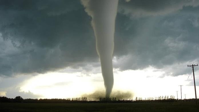 Usuario en TikTok muestra cómo se ve un tornado desde adentro