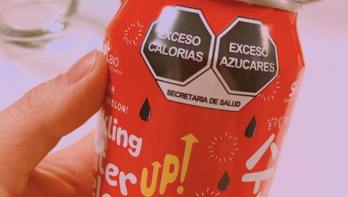 Encuentra etiquetado frontal de México en bebida fabricada en Corea del Sur