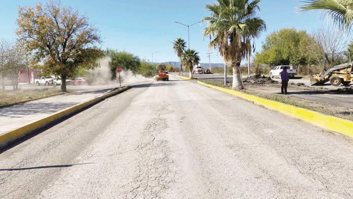 Repara estado calles en San Buena