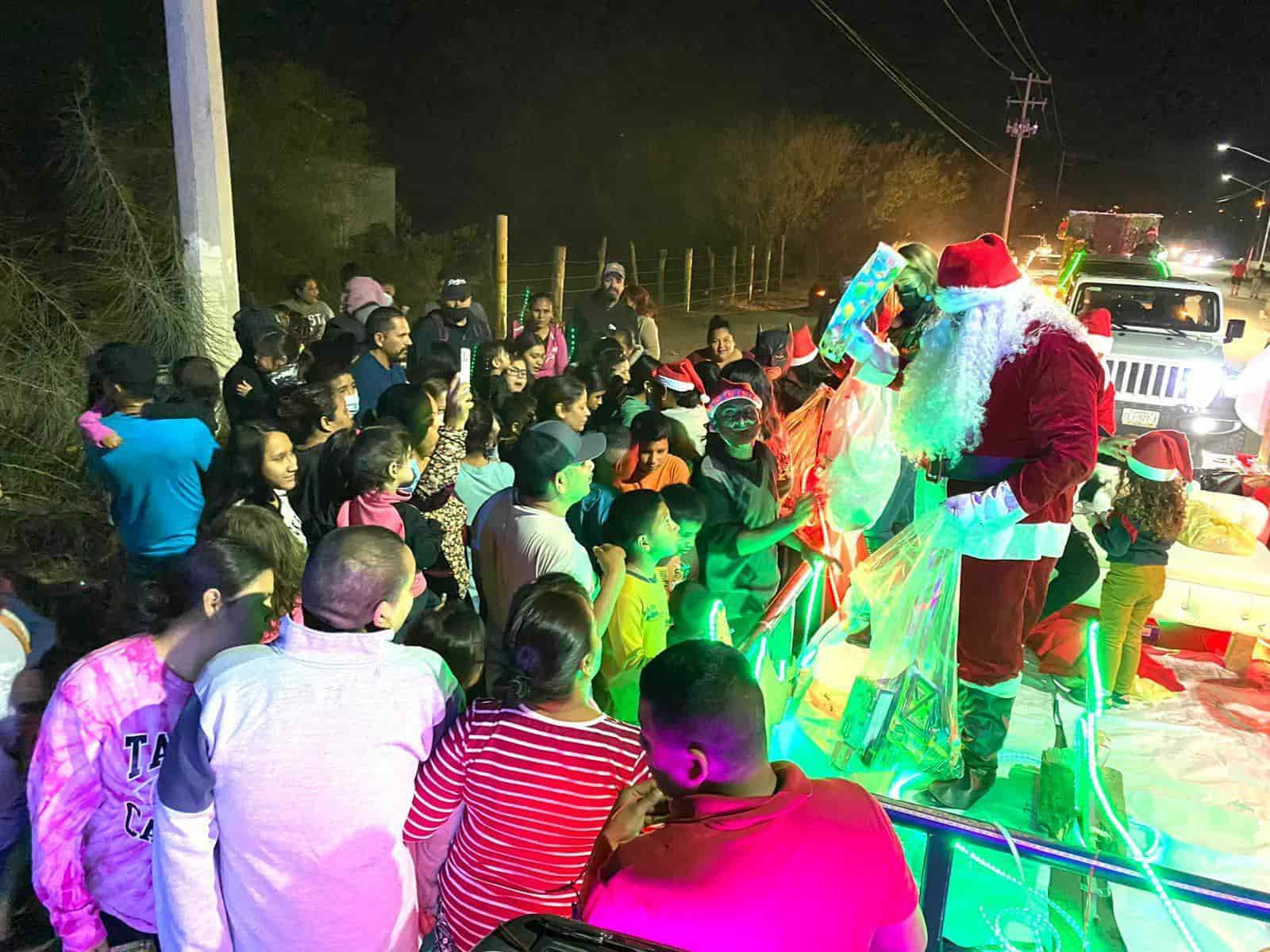 Adelantan navidad en Nueva Rosita con entrega de 5 mil regalos