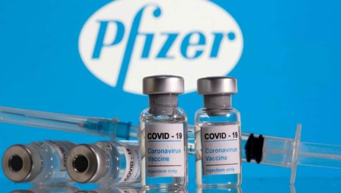 Tercera dosis de la vacuna de AstraZeneca es eficaz contra Ómicron