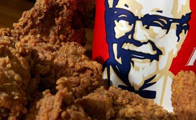 Encuentra una cabeza de pollo entera en su pedido de KFC