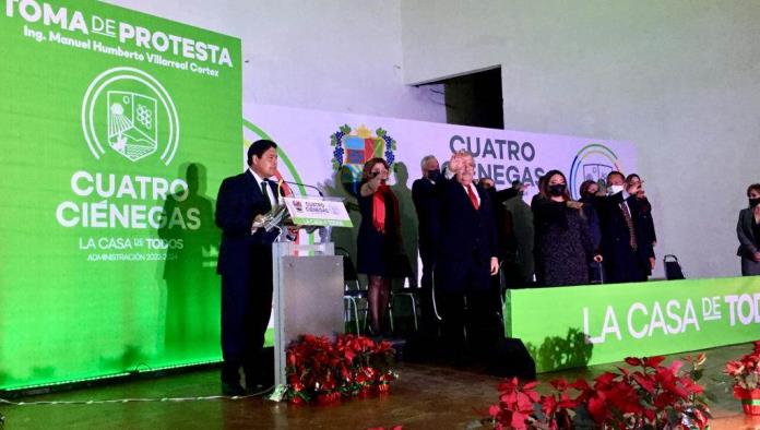 Humberto Villarreal tomó posesión del ayuntamiento de Cuatro Cienegas 2022-2024