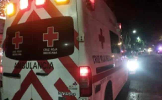 Cargan gasolina, les cae un “cuete” y terminan quemados