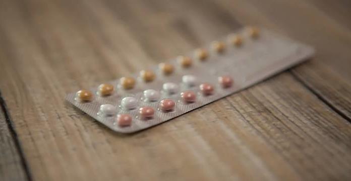 Francia regala anticonceptivos a mujeres menores de 25 años