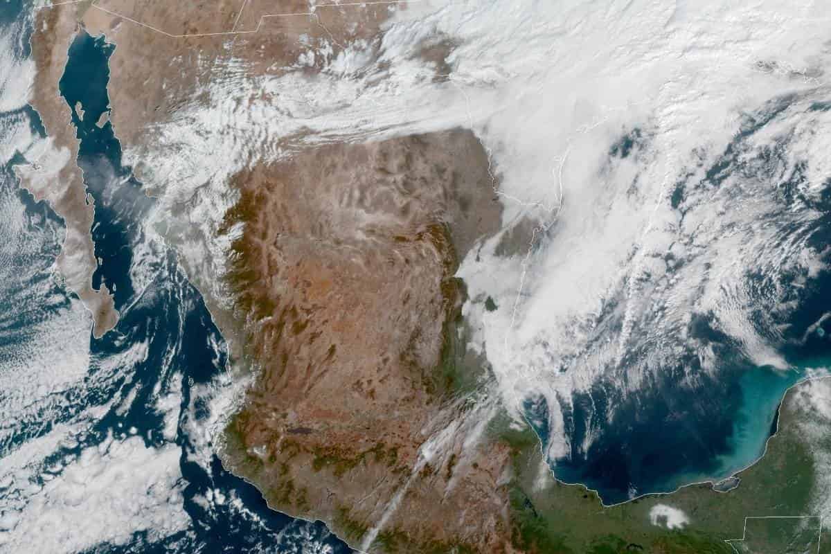 Masa de aire polar golpea a México; Bajo cero en 17 estados