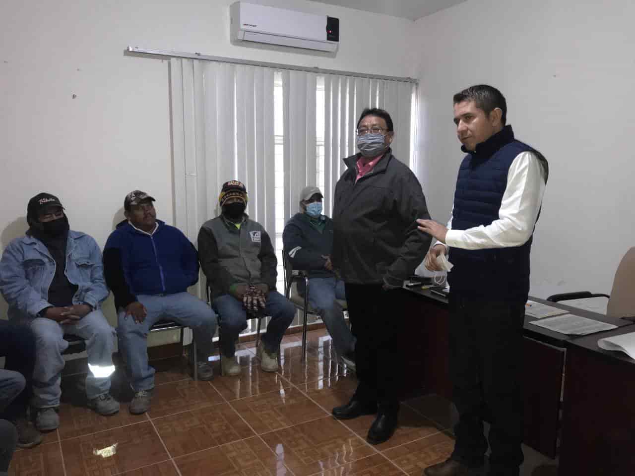 El Alcalde Hugo Iván Lozano presentó a los trabajadores del Simas a Roberto Guerrero como nuevo administrador.