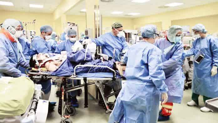 En Coahuila se confirman tres contagios de la variante Omicrón de Covid-19 en el municipio de Torreón.