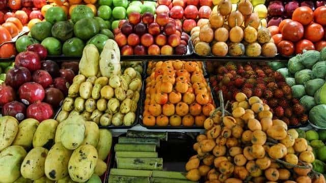Francia prohibe plásticos para frutas y verduras