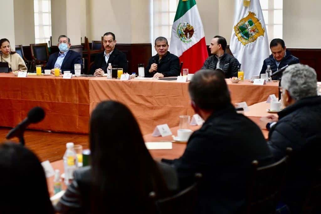 El Gobernador Miguel Riquelme se reunió con su gabinete legal y ampliado.