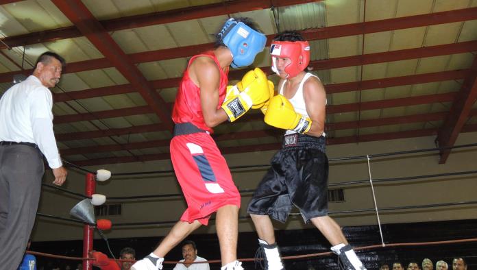 Mario Menchaca entra en acción con el boxeo