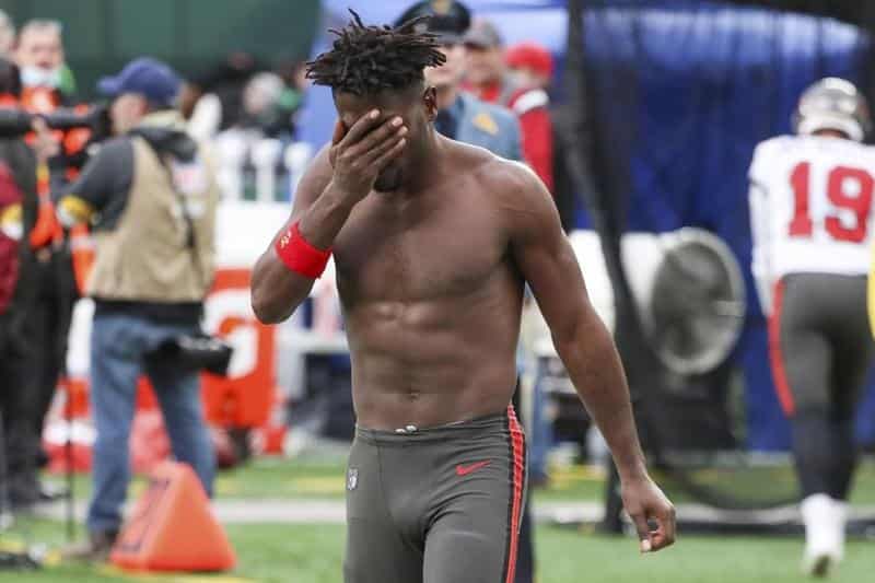 Antonio Brown fue forzado a jugar lesionado, afirma abogado