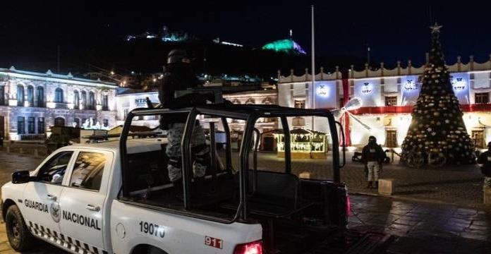 Dejan camioneta con cadáveres frente al Palacio de Gobierno