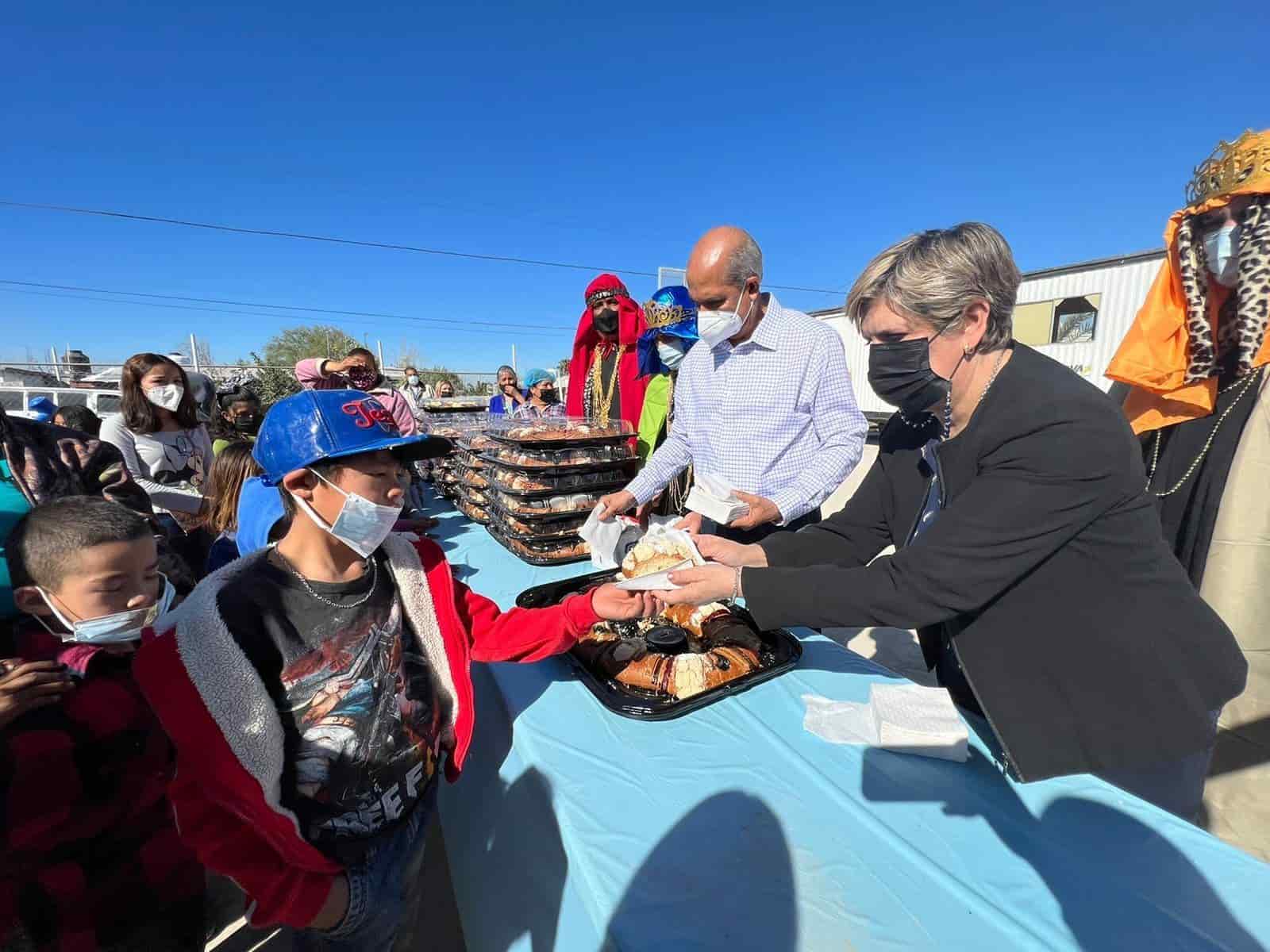Reparte Alcalde roscas de reyes
