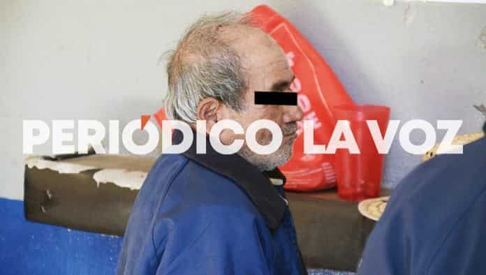 Lucio fue sorprendido orinando el monumento a Francisco I. Madero.