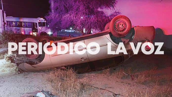 El auto volcó dentro del Balneario San Juanito.