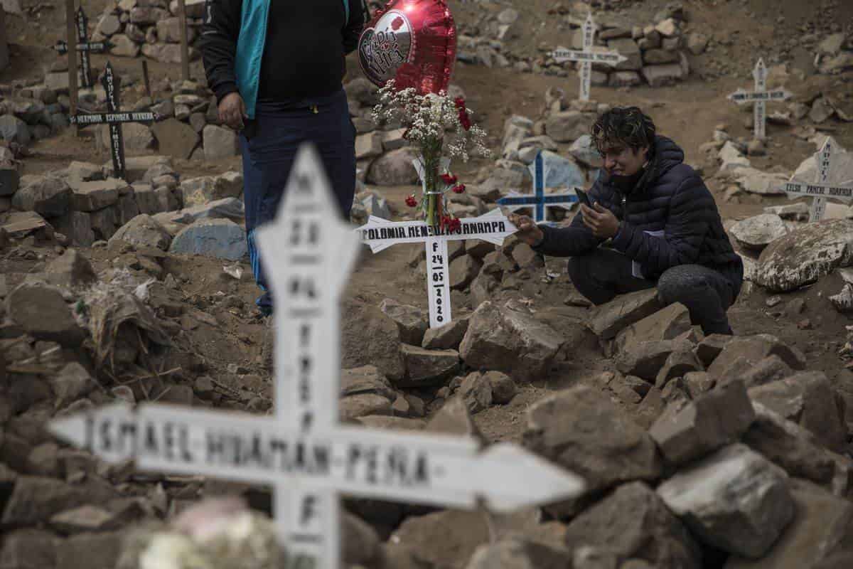 Pandemia deja a 98,000 niños huérfanos en Perú