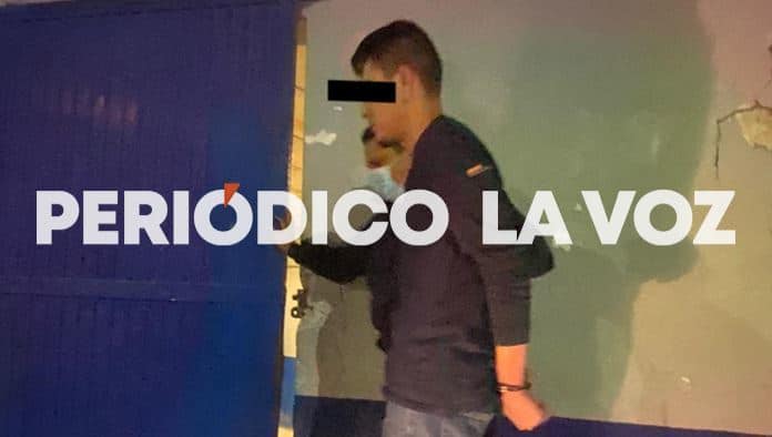 El detenido fue remitido a las celdas el resto de la noche.