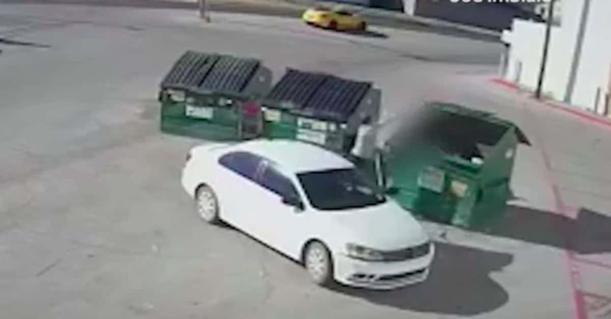 Joven madre lanza a su bebe a la basura