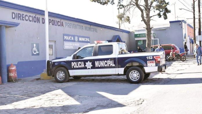 Recuperan 2 vehículos; Detienen a ladrones