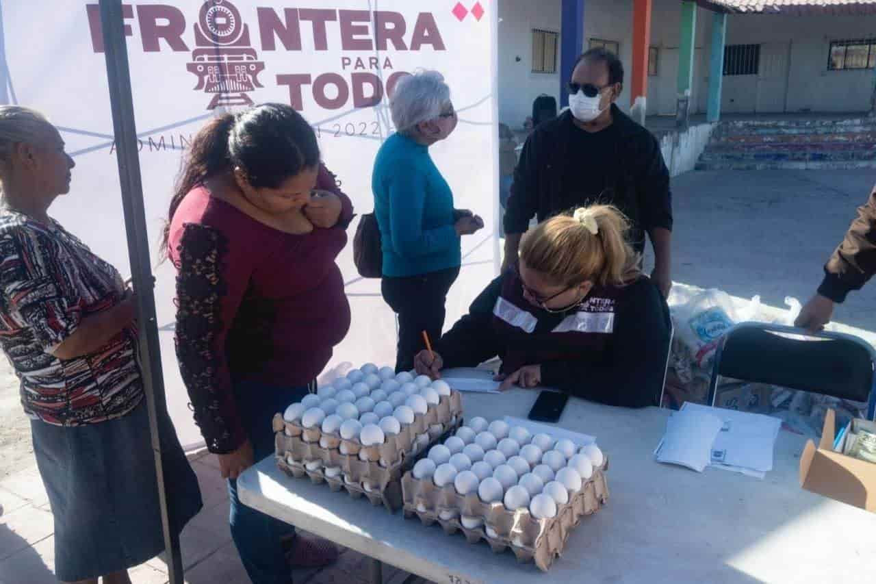 Apoyan a familias con “Mercadito en tu Colonia