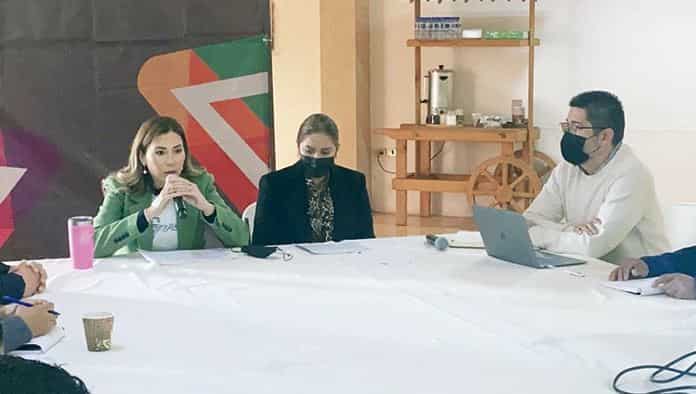 Preside Tania Flores Guerra, alcaldesa del Municipio de Múzquiz, Primera Reunión Municipal de Seguridad en Múzquiz.