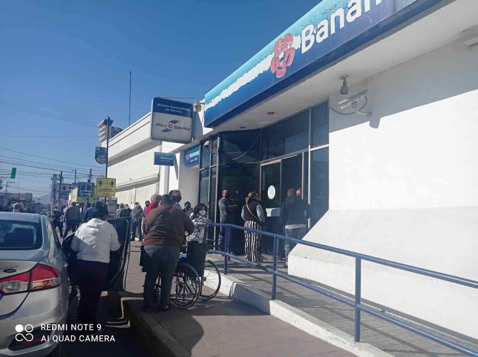 Apoyarán con traslado a adultos mayores que acuden cada mes a Banamex a cobrar su pensión, esto ante el cierre de la sucursal de la Zona Centro.