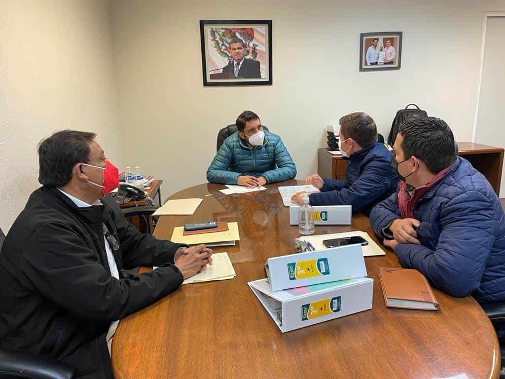 El Alcalde Hugo Lozano gestionó obras de agua potable para San Buenaventura.