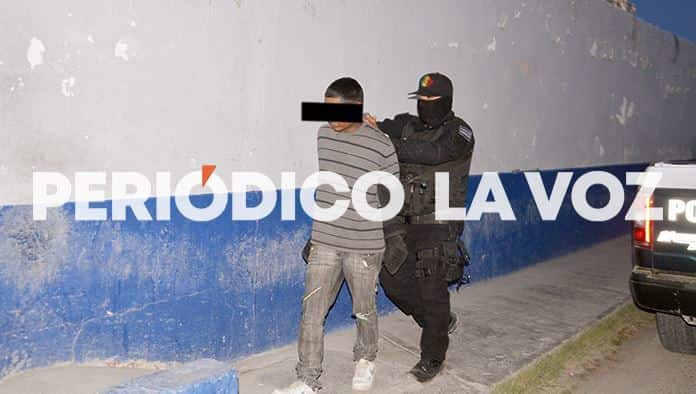 El menor portaba una navaja.