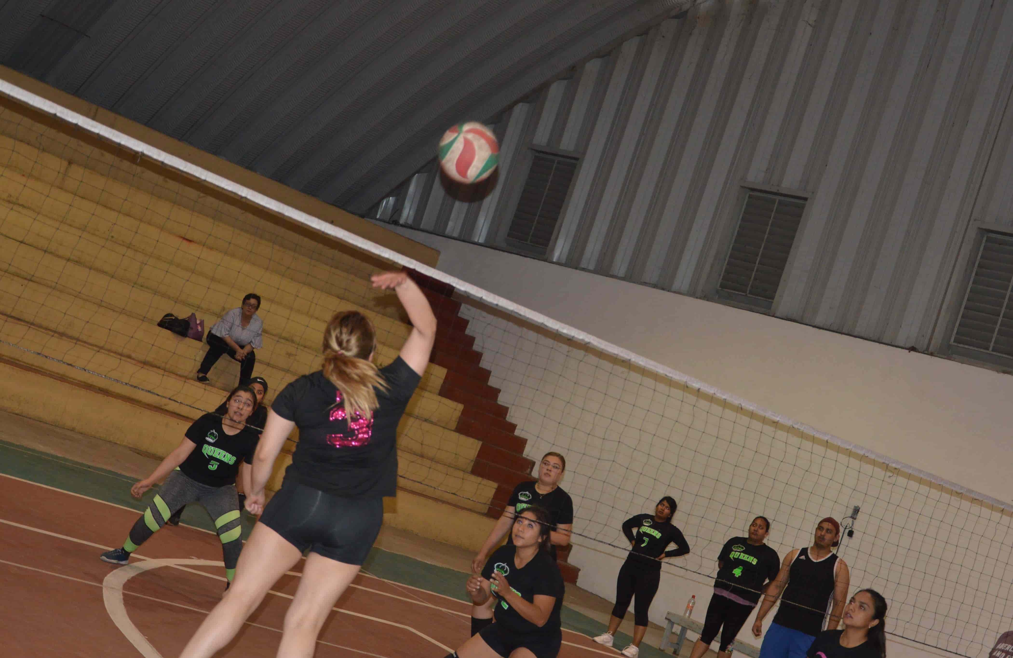 Liga de voleibol municipal  Alejandra Olguín en la  mira del voleibol Femenil
