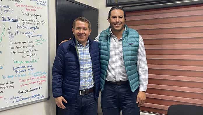 El encargado de Fomento al Deporte  de la UAC David Hernández, visitó al Alcalde Hugo Lozano.