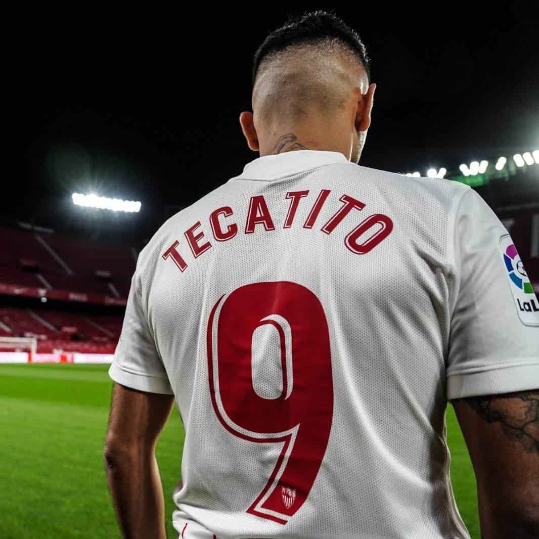 El Tecatito Corona llega al Sevilla