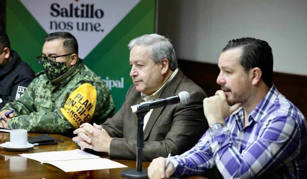 El alcalde José María Fraustro Siller encabezó la reunión de seguridad.